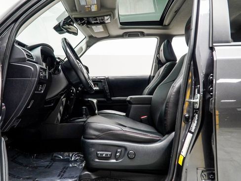 Used 2023 Toyota 4Runner TRD Off-Road Premium w/ Moonroof Package AWD/4WD image 39