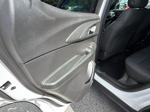 Used 2023 Chevrolet TrailBlazer RS w/ Sun and Liftgate Package FWD image 23