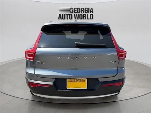 Used 2019 Volvo XC40 T5 Momentum image 9