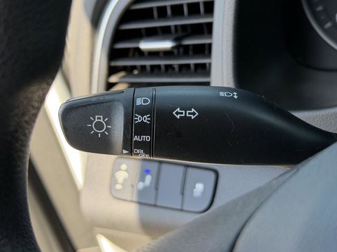 Used 2018 Hyundai Elantra SEL image 18