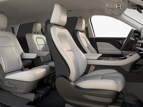 New 2026 Lincoln Aviator AWD w/ Jet Appearance Package image 27