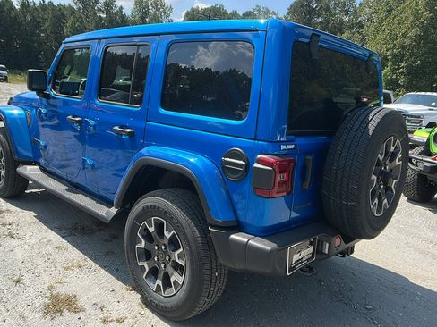 New 2025 Jeep Wrangler Sahara image 10