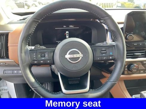 Used 2025 Nissan Pathfinder Platinum w/ Cargo Package image 14