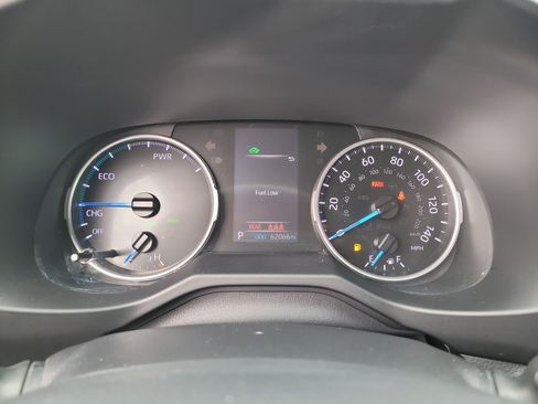 Certified 2022 Toyota RAV4 SE image 30