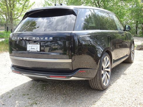 New 2026 Land Rover Range Rover Long Wheelbase SE AWD/4WD image 11