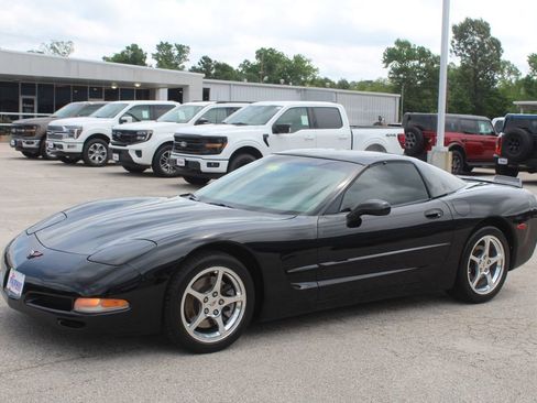 Used 2001 Chevrolet Corvette Coupe w/ Preferred Equipment Group2 RWD image 8