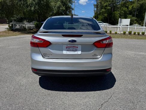 Used 2014 Ford Focus SE w/ Equipment Group 201A FWD image 34