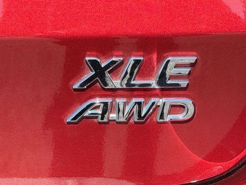 Used 2018 Toyota Sienna XLE Premium w/ Outdoor Package AWD/4WD image 32