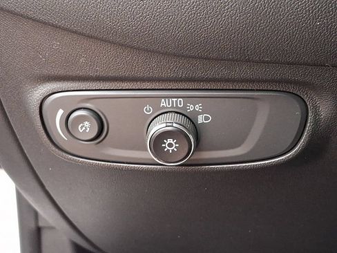 Certified 2023 Chevrolet Equinox LS FWD image 24