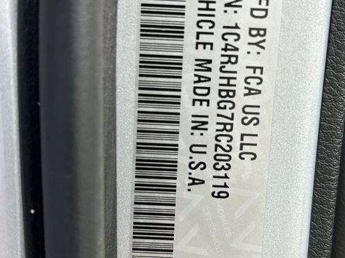 Certified 2024 Jeep Grand Cherokee Limited w/ Black Appearance Package image 56