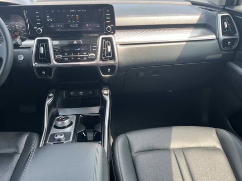 Used 2022 Kia Sorento S FWD image 14