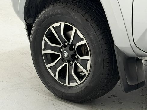 Used 2022 Toyota Tacoma TRD Sport RWD image 95