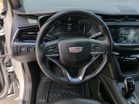 Used 2020 Cadillac XT6 Premium Luxury FWD image 17