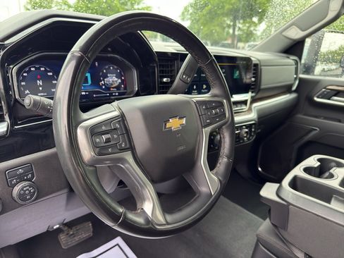 Used 2025 Chevrolet Silverado 2500 LT AWD/4WD image 35
