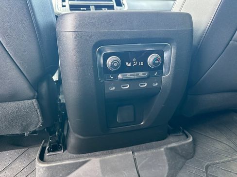 Used 2023 Chevrolet Tahoe Premier AWD/4WD image 24