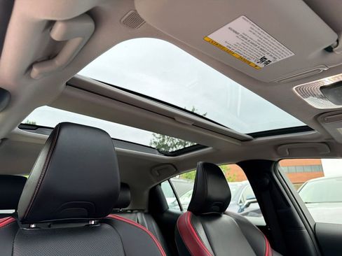 Used 2024 Toyota Prius Prime FWD image 14