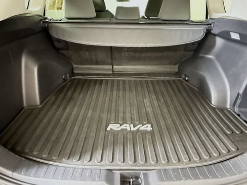Used 2021 Toyota RAV4 XLE w/ XLE Grade Weather Package FWD image 27
