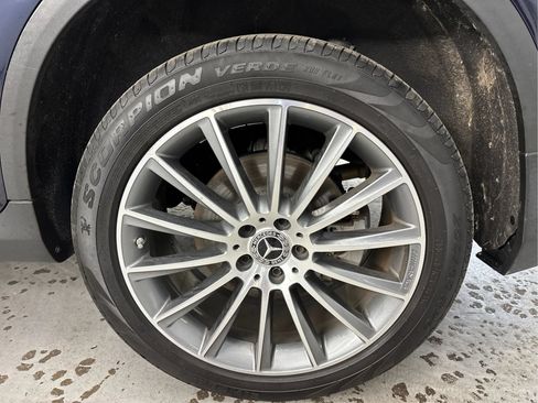 Used 2018 Mercedes-Benz GLC 300 4MATIC image 30