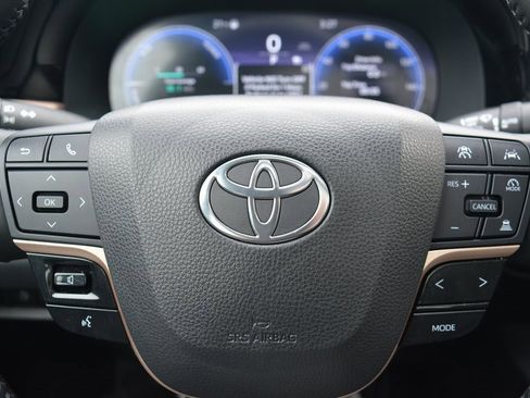 Used 2023 Toyota Crown Limited w/ Advanced Technology Package image 13