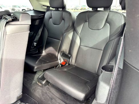 Used 2018 Volvo XC90 T5 Momentum w/ Convenience Package image 17