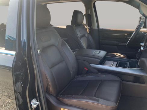 Used 2025 RAM 1500 Limited AWD/4WD image 9