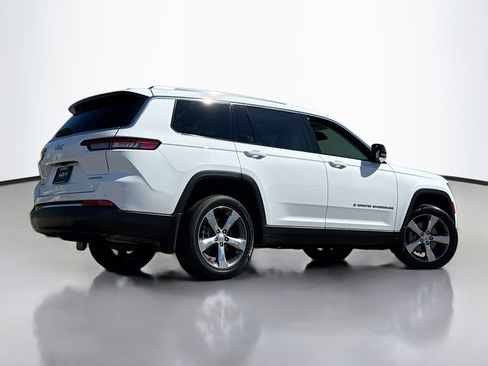 Used 2022 Jeep Grand Cherokee L Limited AWD/4WD image 2