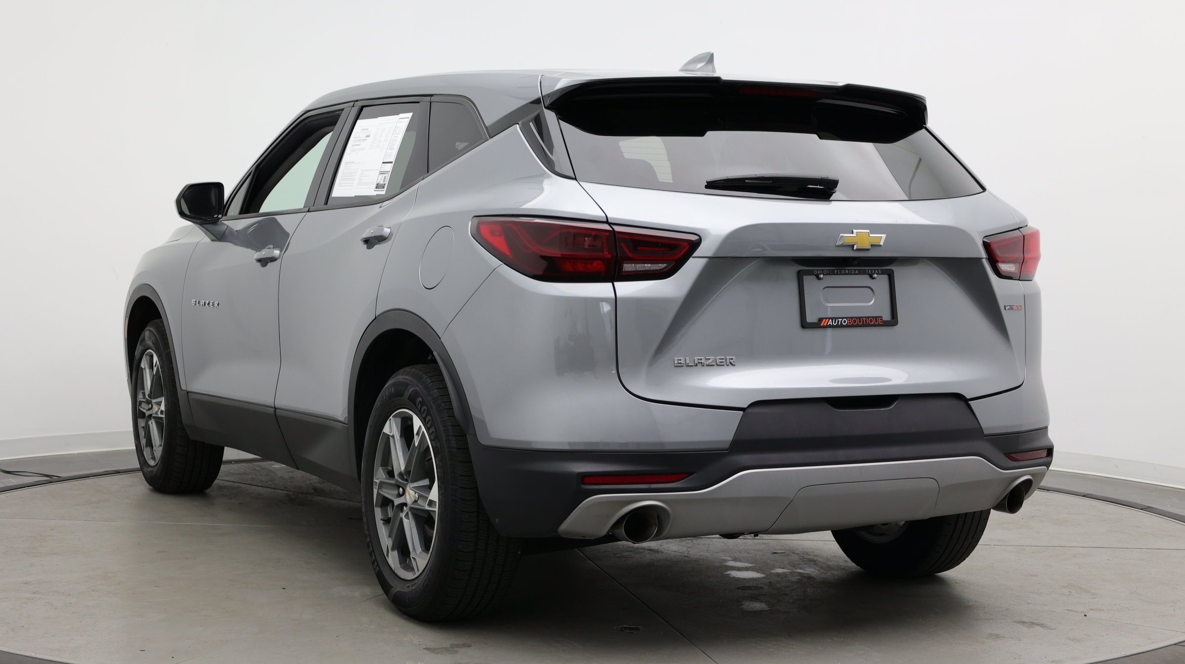 Used 2025 Chevrolet Blazer LT FWD image 5