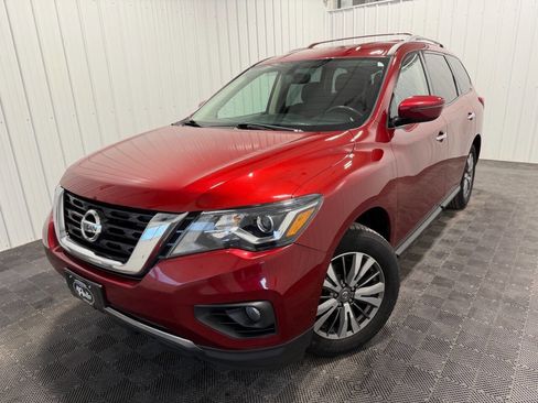 Used 2019 Nissan Pathfinder SV image 40