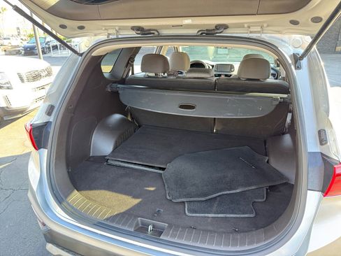 Used 2020 Hyundai Santa Fe SE image 21