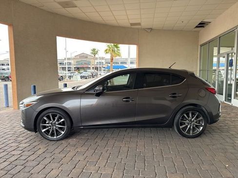 Used 2018 MAZDA MAZDA3 Touring image 2