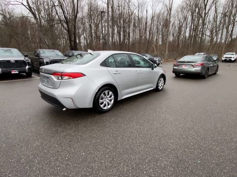 Used 2025 Toyota Corolla LE image 11
