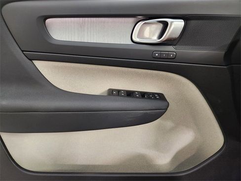 New 2026 Volvo XC40 B5 Plus w/ Protection Package Premier image 24