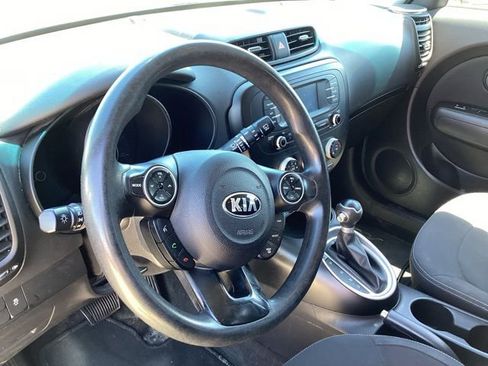 Used 2015 Kia Soul FWD image 23