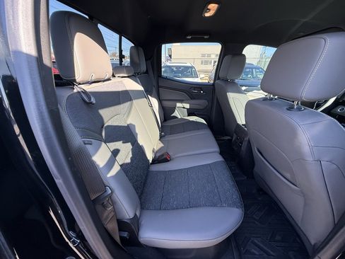 Used 2024 Chevrolet Colorado ZR2 w/ Technology Package image 32