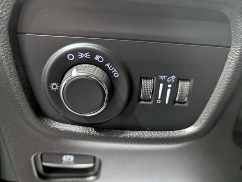 Used 2023 Jeep Grand Cherokee Laredo w/ Trailer Tow Prep Group (B) image 14