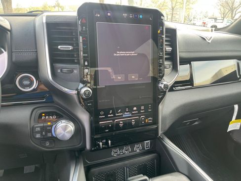 New 2026 RAM 1500 Laramie AWD/4WD image 23