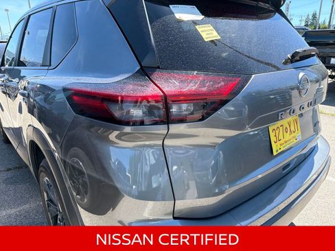 Certified 2025 Nissan Rogue SV AWD/4WD image 10