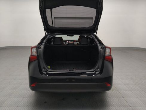 Used 2021 Toyota Prius XLE image 29