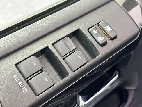 Certified 2024 Toyota 4Runner TRD Off-Road Premium image 28