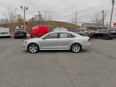 Used 2015 Volkswagen Passat 1.8T Limited Edition image 4