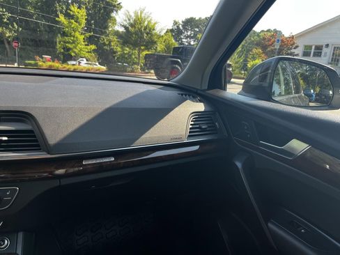 Used 2018 Audi Q5 2.0T Premium Plus w/ Premium Plus Package image 28