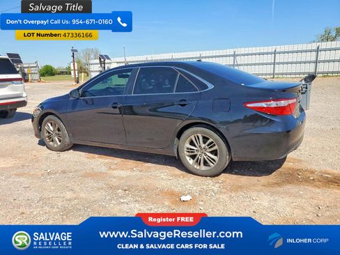 Used 2015 Toyota Camry SE image 3