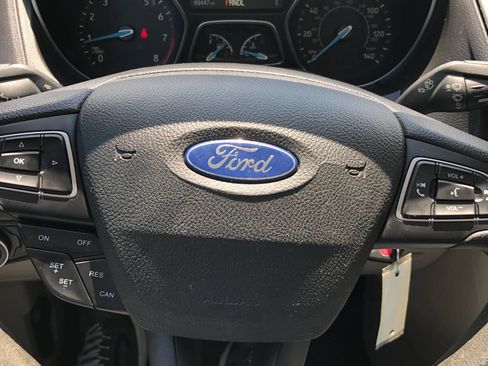 Used 2018 Ford Focus SE FWD image 19