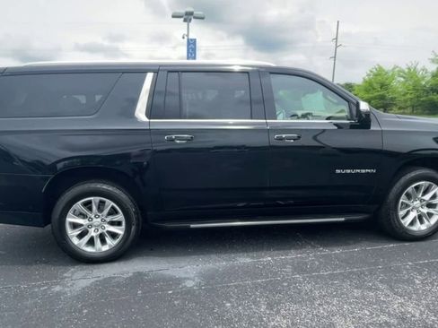 Used 2023 Chevrolet Suburban Premier RWD image 9