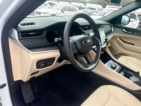 New 2026 Jeep Grand Cherokee L Limited RWD image 9
