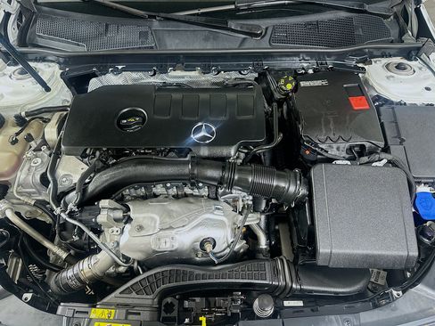 Used 2023 Mercedes-Benz CLA 250 image 33