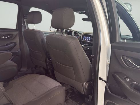 Used 2023 Chevrolet Traverse LT FWD image 12