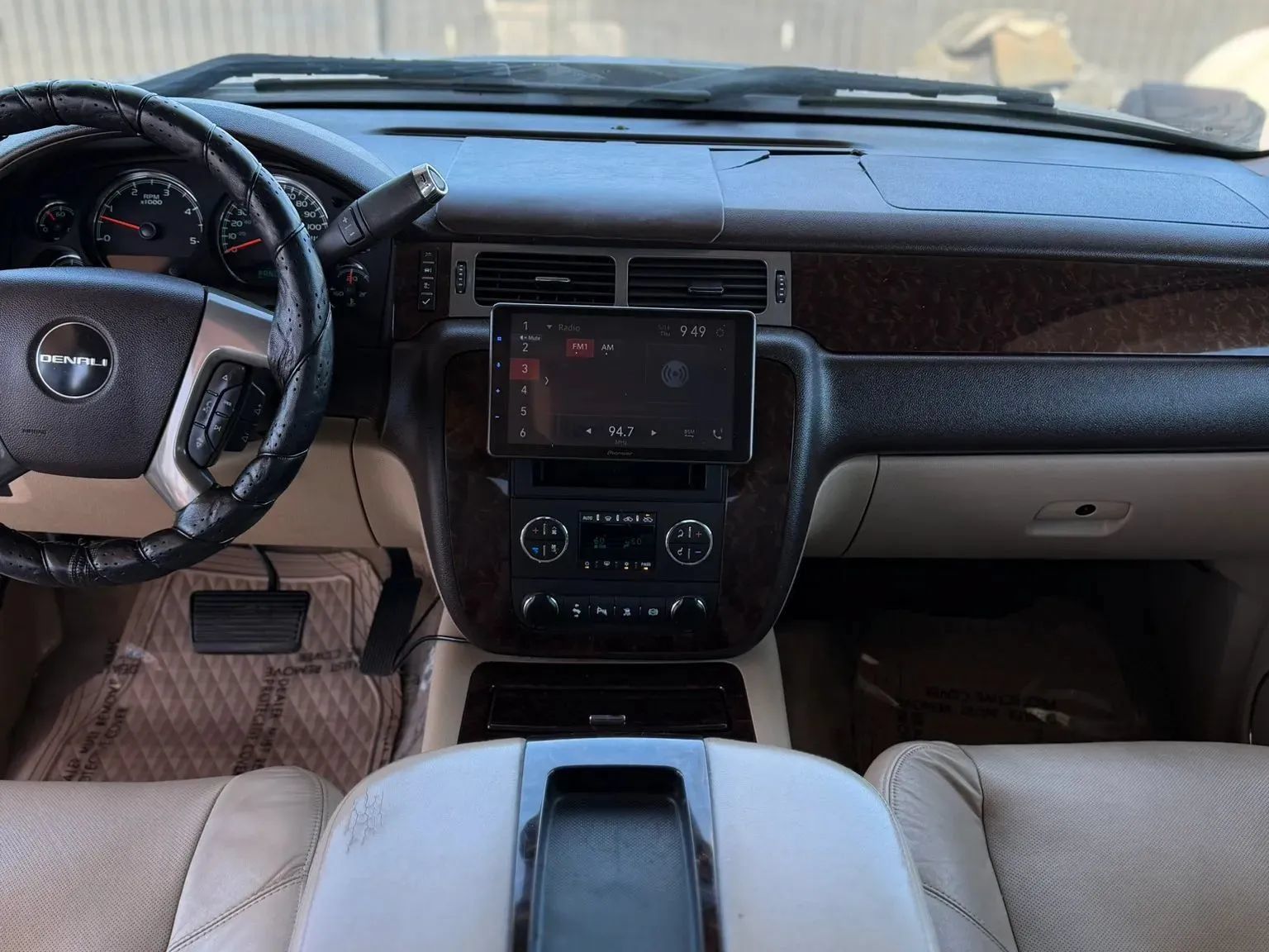 Used 2011 GMC Sierra 2500 Denali AWD/4WD image 20