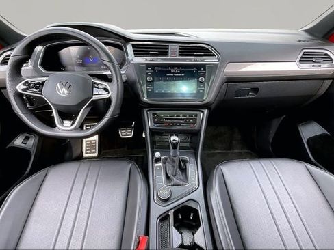 Used 2024 Volkswagen Tiguan SE R-Line image 7