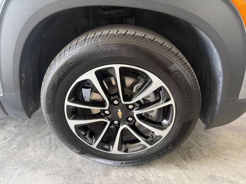 Used 2025 Chevrolet TrailBlazer LT FWD image 28